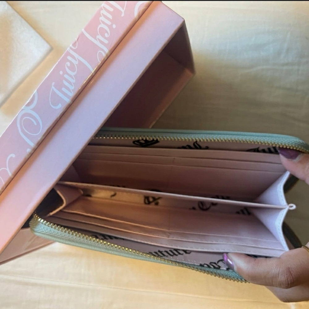 New In Box Large Juicy Couture Turquoise Zip Around Quilted Wallet With Tied Bow - Picture 6 of 9